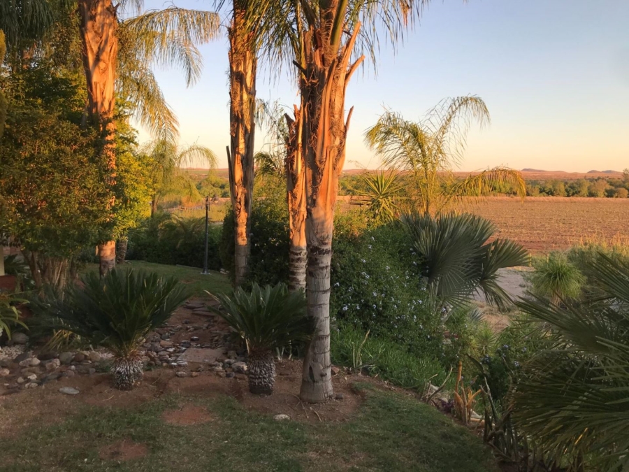 4 Bedroom Property for Sale in Keidebees Northern Cape